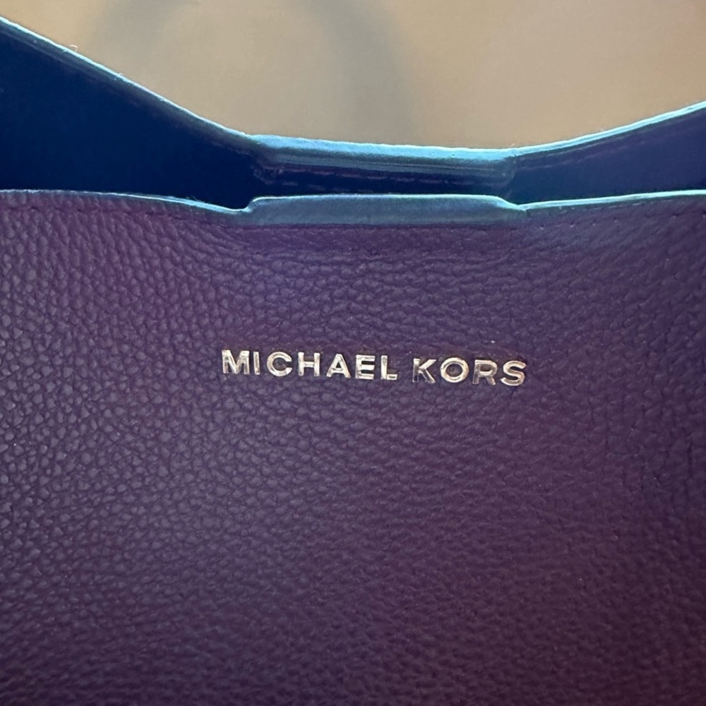 Michael Kors Mercer Bag - Picture 3 of 6